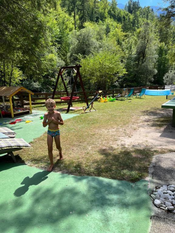 Apartmaji In Sobe Cuder Soča Esterno foto