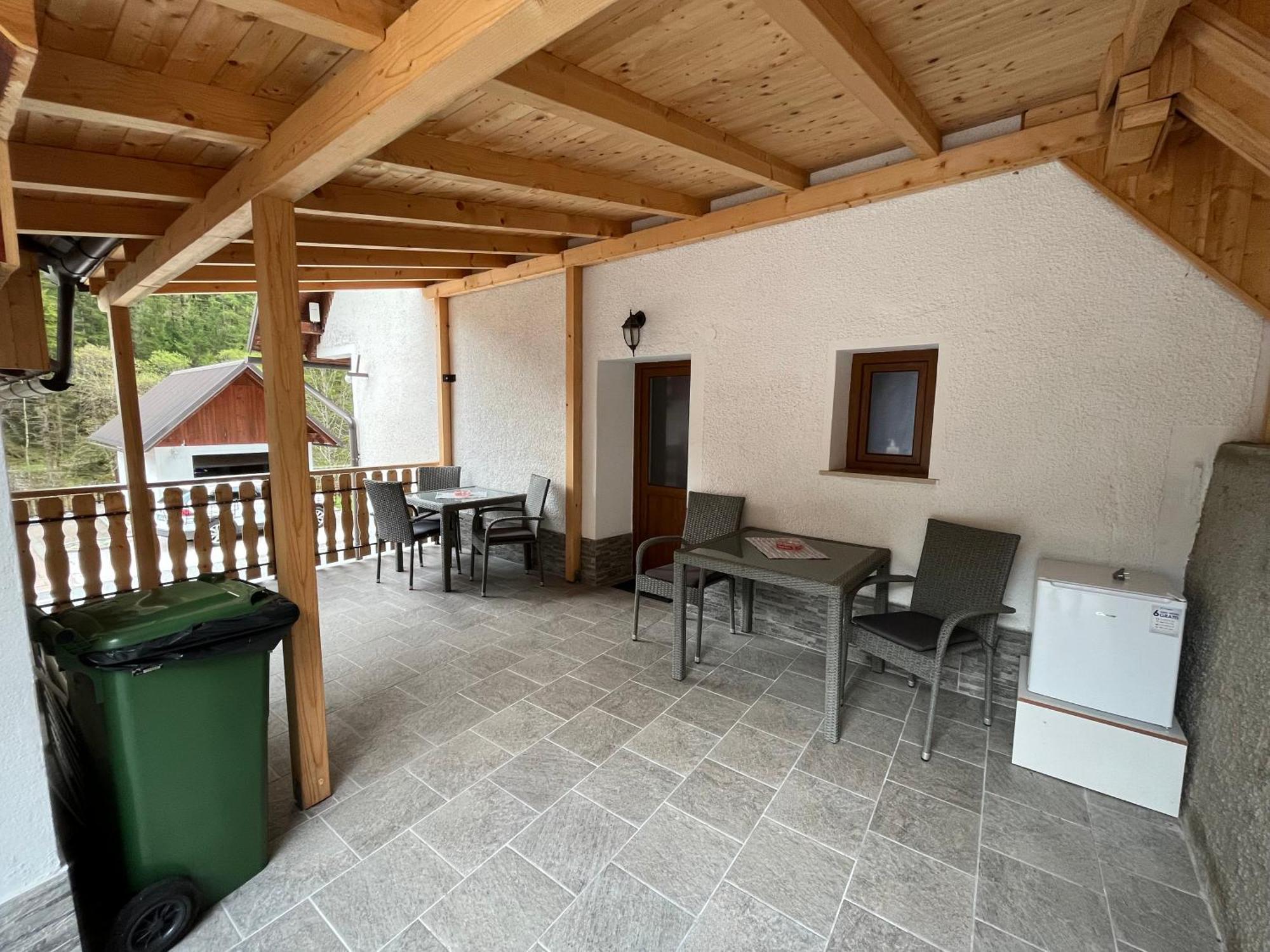 Apartmaji In Sobe Cuder Soča Esterno foto