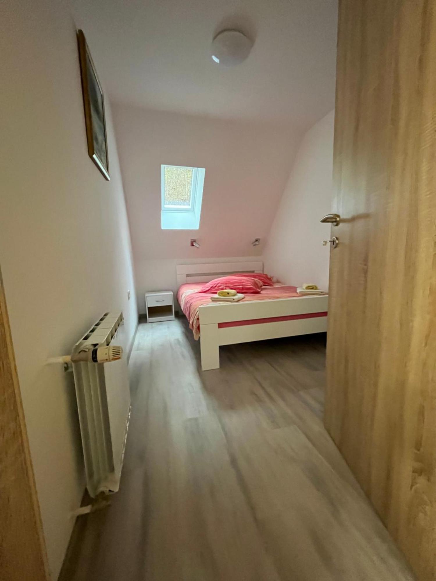 Apartmaji In Sobe Cuder Soča Camera foto
